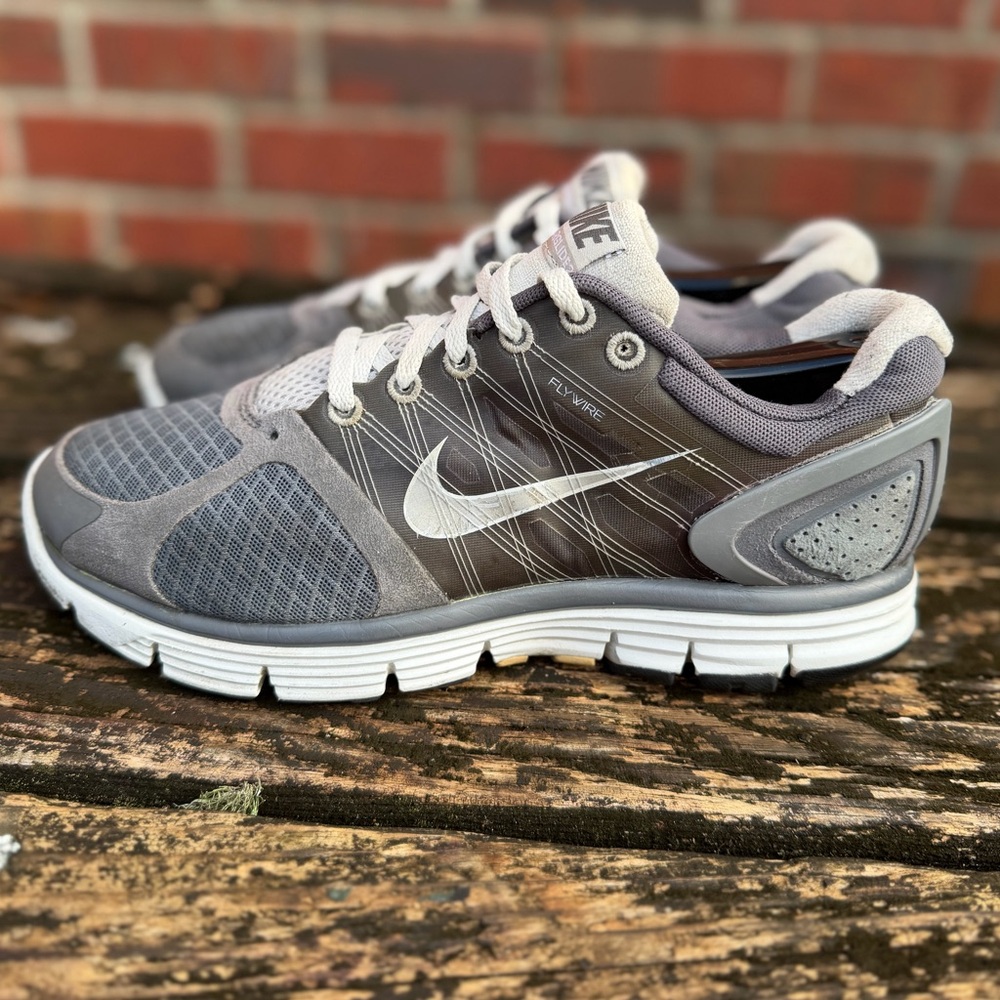 Nike LUNARGLIDE 2 Flywire Women’s Sz 7.5 Charcoal Gray & White Running Shoes T3